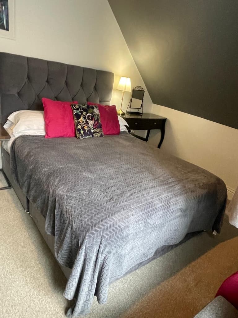 Family Room – Deluxe – Ensuite thumb 2