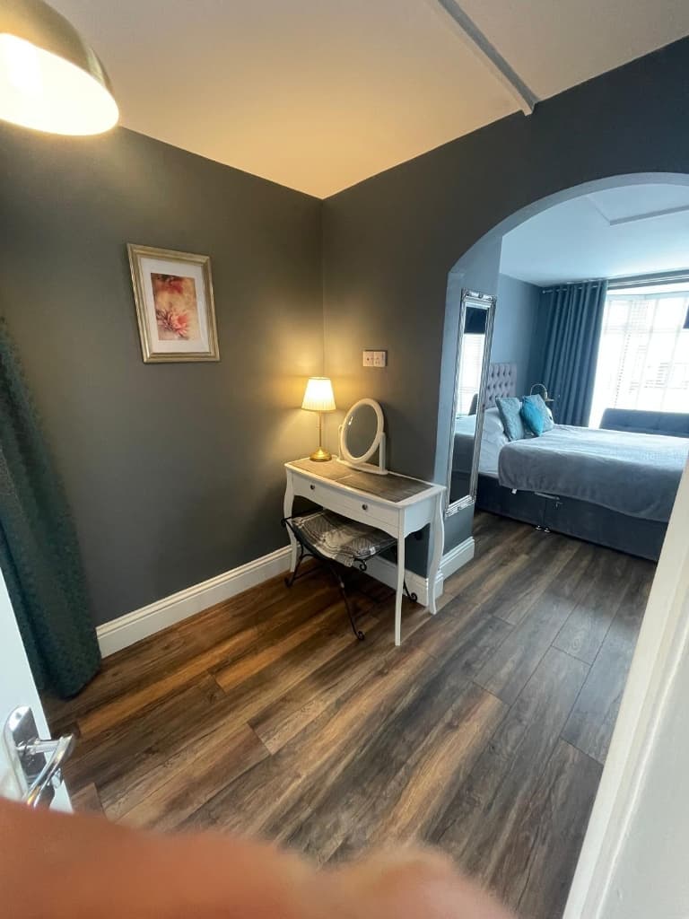 Junior Suite – Ensuite (Ground Floor) thumb 4