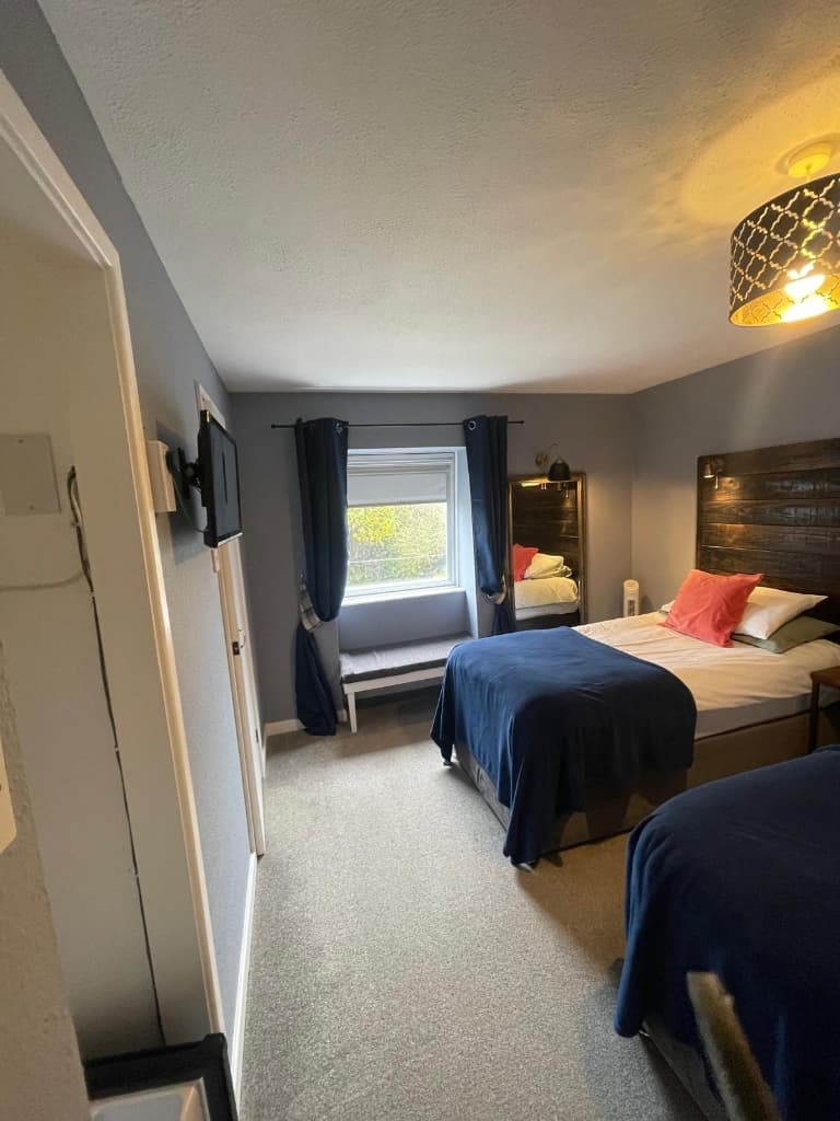 Twin Room – Ensuite thumb 2